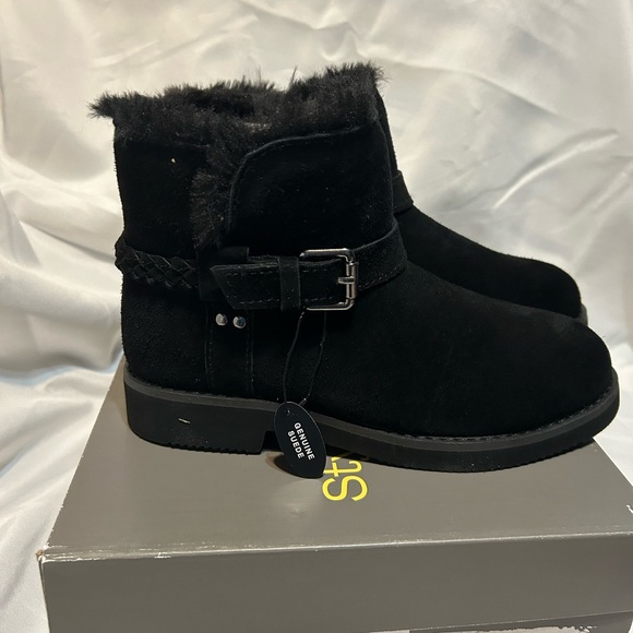 Style & Co. Black Faux Fur Winter Boots - Picture 6 of 8